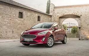 Cars wallpapers Ford Fiesta Titanium 5door - 2017