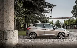 Cars wallpapers Ford Fiesta Vignale 5door - 2017