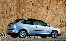 Cars wallpapers Ford Focus Hatchback 3door - 2004