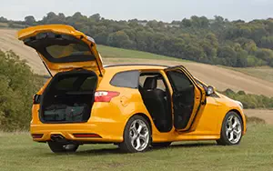 Cars wallpapers Ford Focus ST Wagon UK-spec - 2012