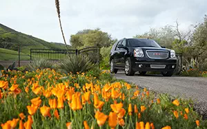 Cars wallpapers GMC Yukon Denali Hybrid - 2012