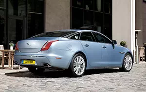 Cars wallpapers Jaguar XJ UK-spec - 2013