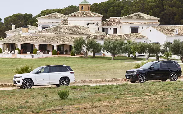 Cars wallpapers Jeep Grand Cherokee Summit Reserve 4xe EU-spec - 2023