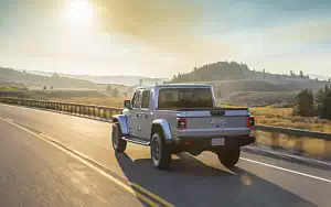 Cars wallpapers Jeep Gladiator Overland - 2019