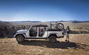 Cars wallpapers Jeep Gladiator Overland - 2019