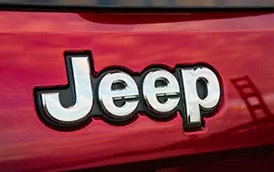 Cars wallpapers Jeep Grand Cherokee Summit - 2013