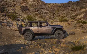 Cars wallpapers Jeep Wrangler Unlimited Rubicon 392 with Jeep Performance Parts - 2021
