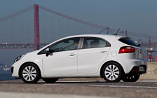 Cars wallpapers Kia Rio 5door White - 2011