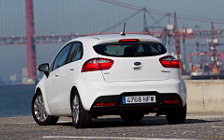 Cars wallpapers Kia Rio 5door White - 2011