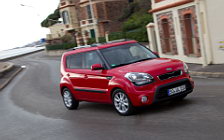 Cars wallpapers Kia Soul Red - 2011