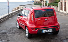 Cars wallpapers Kia Soul Red - 2011