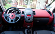 Cars wallpapers Kia Soul Red - 2011