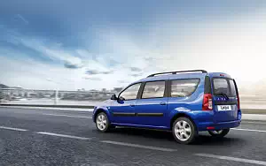 Cars wallpapers Lada Largus - 2019