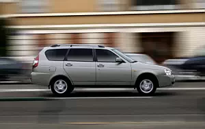 Cars wallpapers Lada Priora Universal - 2009