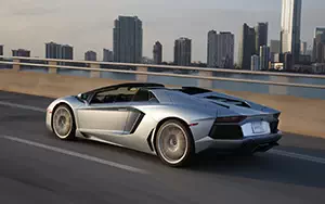 Cars wallpapers Lamborghini Aventador LP 700-4 Roadster - 2013