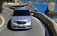 Cars wallpapers Lancia Voyager - 2011