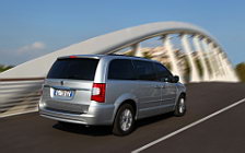 Cars wallpapers Lancia Voyager - 2011