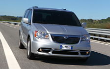 Cars wallpapers Lancia Voyager - 2011