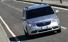 Cars wallpapers Lancia Voyager - 2011