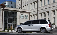 Cars wallpapers Lancia Voyager - 2011