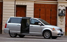 Cars wallpapers Lancia Voyager - 2011