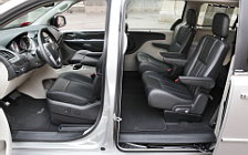Cars wallpapers Lancia Voyager - 2011