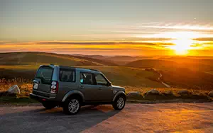 Cars wallpapers Land Rover Discovery 4 SCV6 HSE - 2014