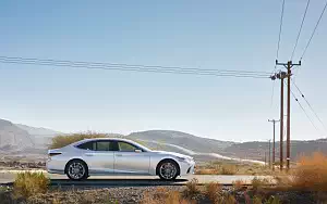 Cars wallpapers Lexus LS 500h AWD (Sonic White) - 2017