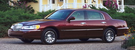 Lincoln Town Car - 2001