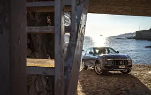 Cars wallpapers Maserati Levante GT Hybrid (Azzurro Astro) - 2021