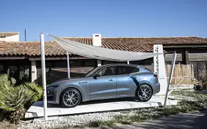 Cars wallpapers Maserati Levante GT Hybrid (Azzurro Astro) - 2021