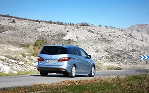 Cars wallpapers Mazda 5 Diesel - 2011