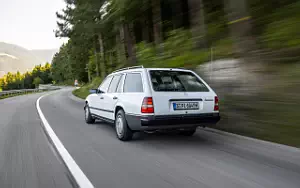 Cars wallpapers Mercedes-Benz 300 TD Turbo 4MATIC S124 - 1989