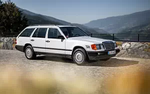Cars wallpapers Mercedes-Benz 300 TD Turbo 4MATIC S124 - 1989