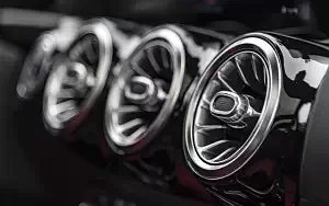 Cars wallpapers Mercedes-Benz GLA 250 4MATIC AMG Line - 2020