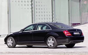 Cars wallpapers Mercedes-Benz S600 Guard - 2011