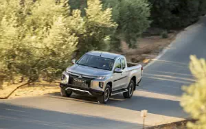 Cars wallpapers Mitsubishi L200 Club Cab - 2019