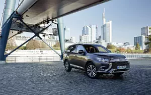 Cars wallpapers Mitsubishi Outlander - 2018