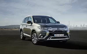 Cars wallpapers Mitsubishi Outlander - 2018