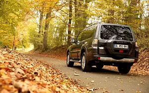 Cars wallpapers Mitsubishi Pajero 5door - 2014