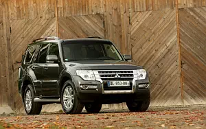 Cars wallpapers Mitsubishi Pajero 5door - 2014