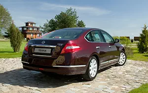 Cars wallpapers Nissan Teana - 2010