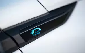 Cars wallpapers Peugeot e-2008 GT - 2020