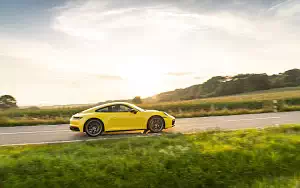 Cars wallpapers Porsche 911 Carrera Coupe (Racing Yellow) - 2019