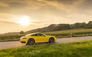 Cars wallpapers Porsche 911 Carrera Coupe (Racing Yellow) - 2019