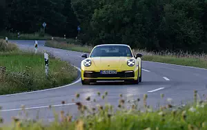 Cars wallpapers Porsche 911 Carrera Coupe (Racing Yellow) - 2019