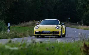 Cars wallpapers Porsche 911 Carrera Coupe (Racing Yellow) - 2019