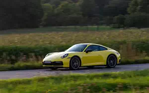 Cars wallpapers Porsche 911 Carrera Coupe (Racing Yellow) - 2019