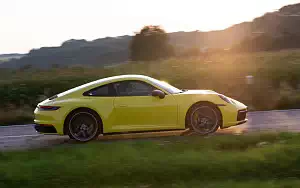 Cars wallpapers Porsche 911 Carrera Coupe (Racing Yellow) - 2019
