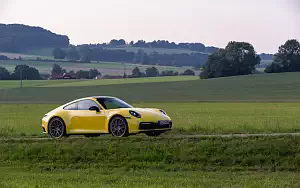 Cars wallpapers Porsche 911 Carrera Coupe (Racing Yellow) - 2019